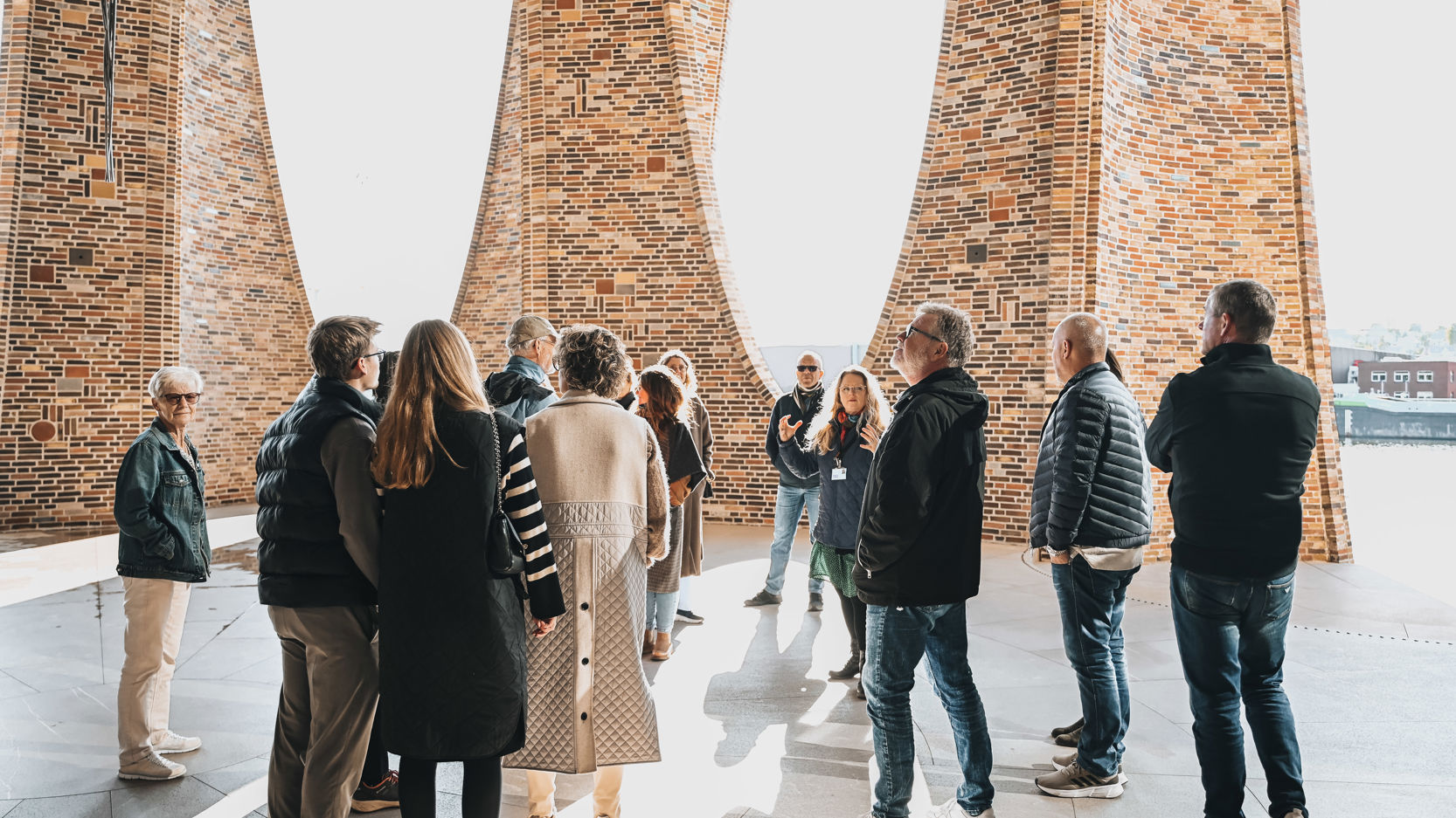 Omvisning i Fjordenhus